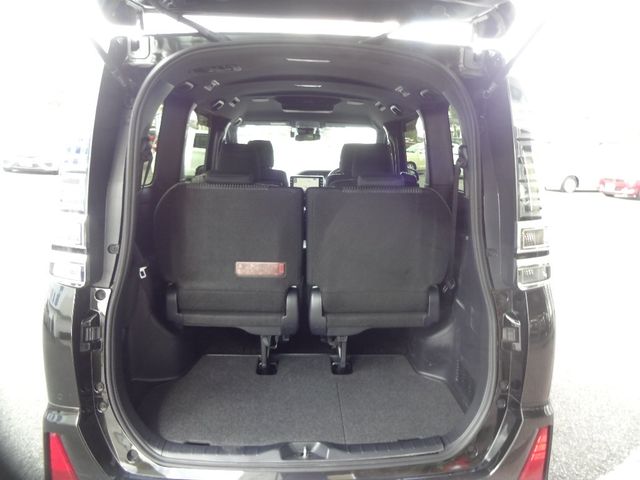 Toyota VOXY HYBRID 2019-08 189416-6