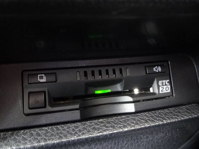 Toyota VOXY HYBRID 2019-08 189416-19