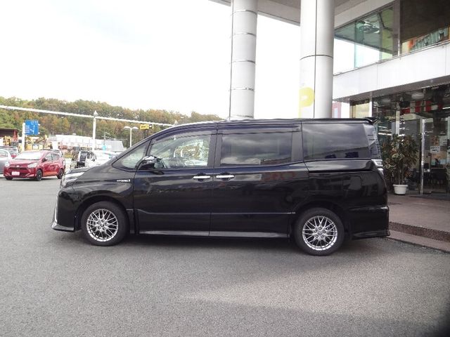 Toyota VOXY HYBRID 2019-08 189416-3