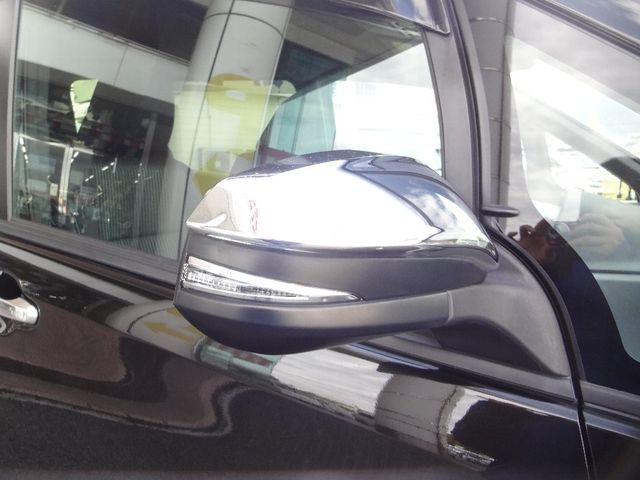 Toyota VOXY HYBRID 2019-08 189416-22