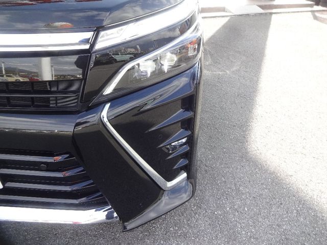 Toyota VOXY HYBRID 2019-08 189416-26