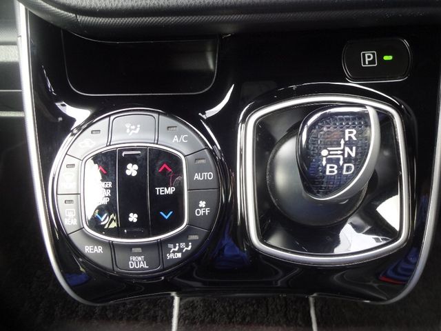 Toyota VOXY HYBRID 2019-08 189416-10