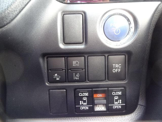 Toyota VOXY HYBRID 2019-08 189416-20