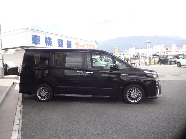 Toyota VOXY HYBRID 2019-08 189416-4