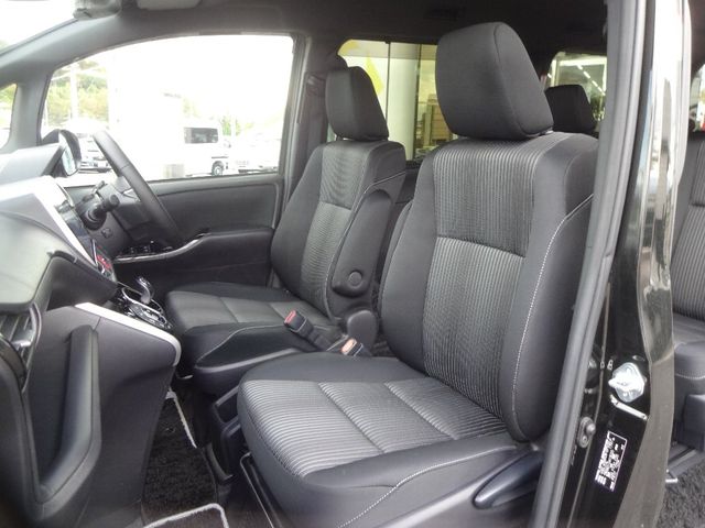 Toyota VOXY HYBRID 2019-08 189416-8