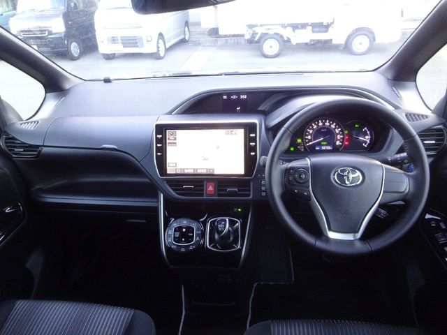 Toyota VOXY HYBRID 2019-08 189416-2