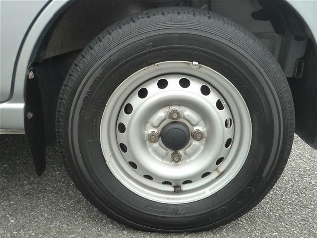 Daihatsu HIJET CARGO 2017-08 24698-8