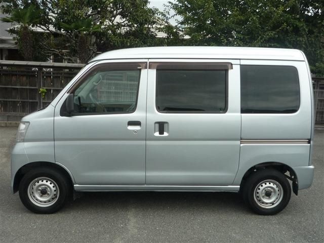Daihatsu HIJET CARGO 2017-08 24698-3