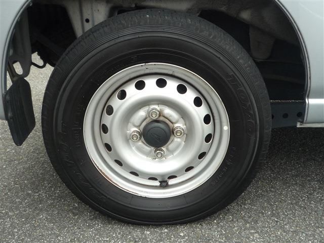 Daihatsu HIJET CARGO 2017-08 24698-9
