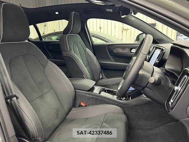 Volvo C40 2022-06 324836-8
