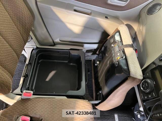 Nissan ROOX 2011-03 253917-7