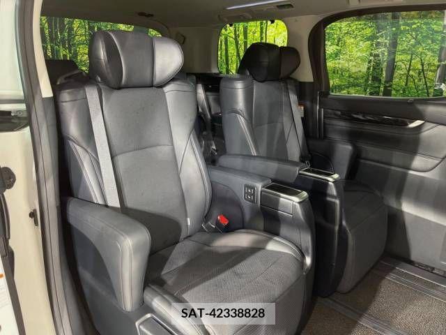 Toyota ALPHARD 2019-01 355548-8