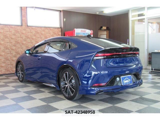 Toyota PRIUS 2023-12 282416-1