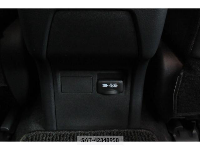 Toyota PRIUS 2023-12 282416-12