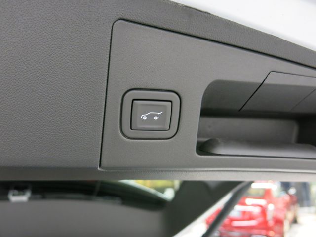 Cadillac XT5 2023-02 24948-11