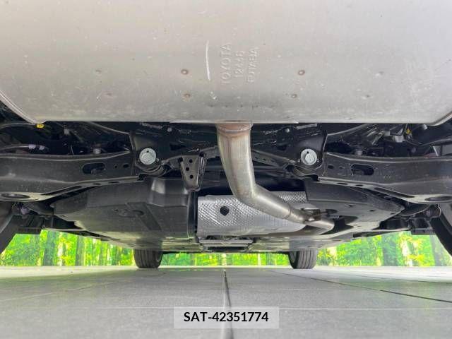 Toyota PRIUS 2023-07 366594-18