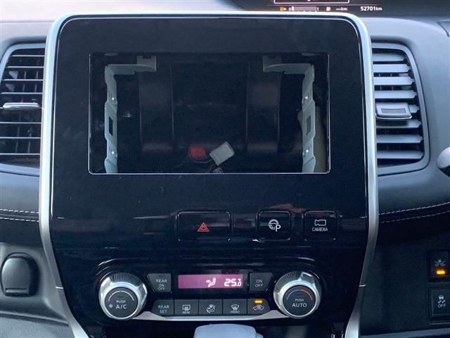 Nissan SERENA 2017-08 180954-26