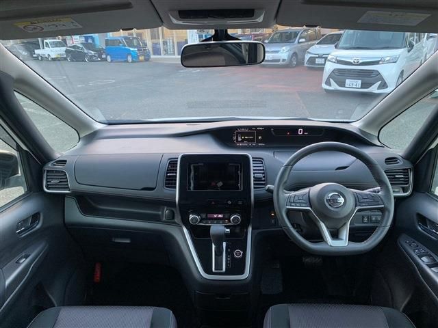 Nissan SERENA 2017-08 180954-1