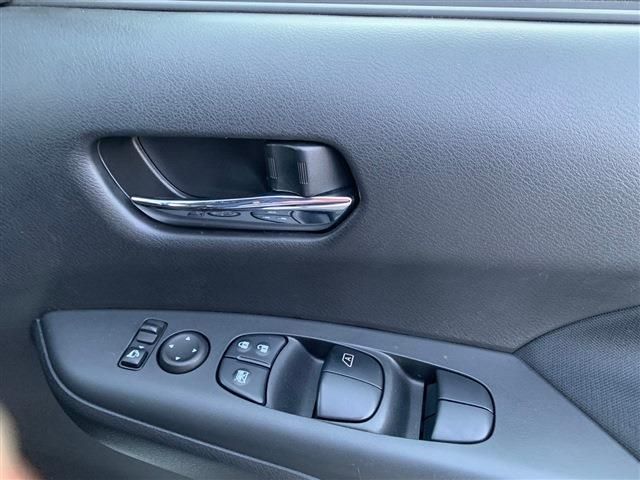 Nissan SERENA 2017-08 180954-21