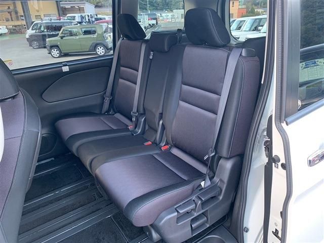 Nissan SERENA 2017-08 180954-3