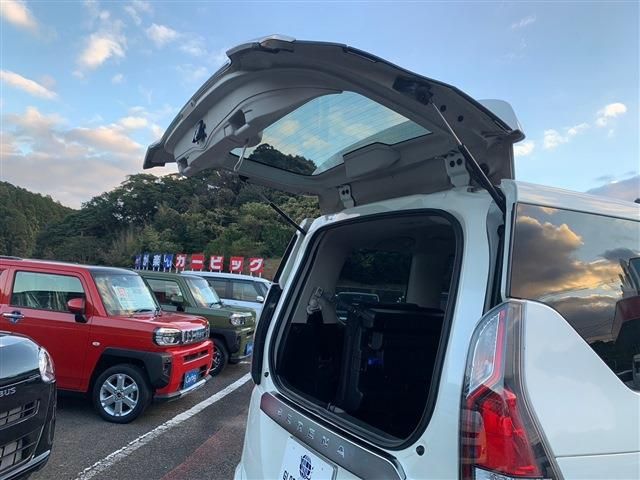 Nissan SERENA 2017-08 180954-14