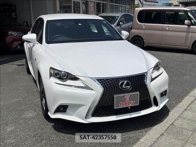 Lexus IS 2013-06 275455-3