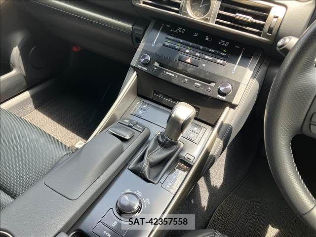 Lexus IS 2013-06 275455-19