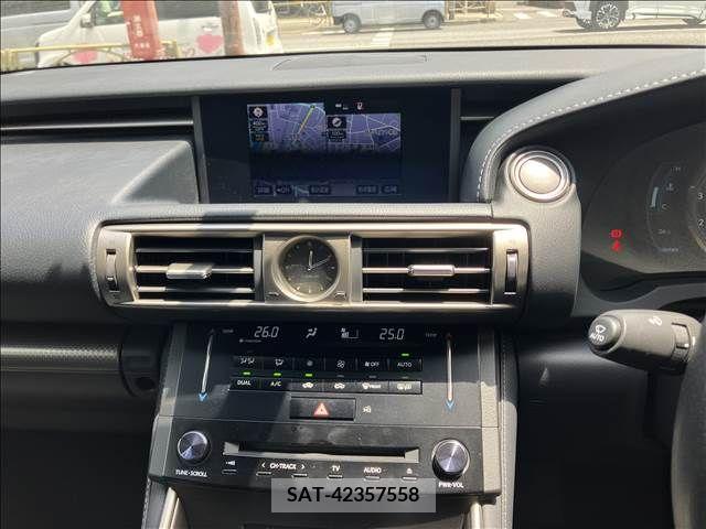 Lexus IS 2013-06 275455-26