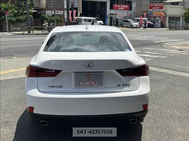 Lexus IS 2013-06 275455-7