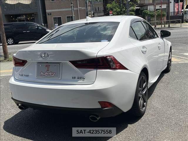 Lexus IS 2013-06 275455-6