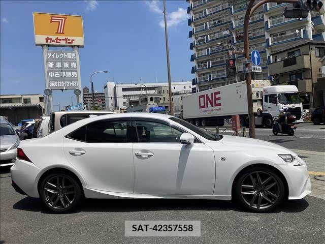 Lexus IS 2013-06 275455-4