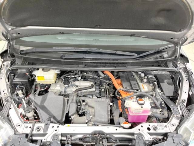 Toyota ESQUIRE 2016-05 184716-18