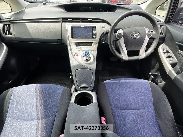 Toyota PRIUS 2013-01 322093-1