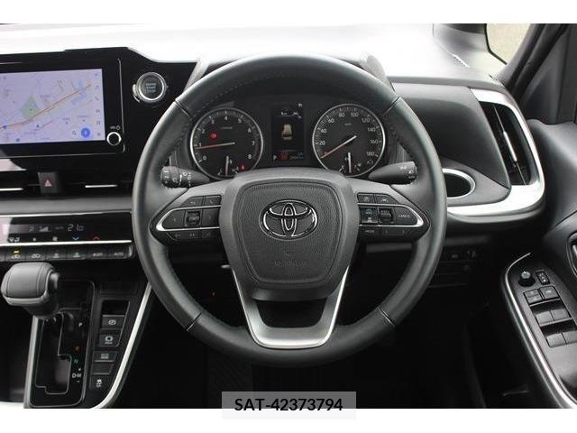 Toyota VOXY 2022-03 351832-16