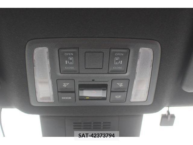 Toyota VOXY 2022-03 351832-6