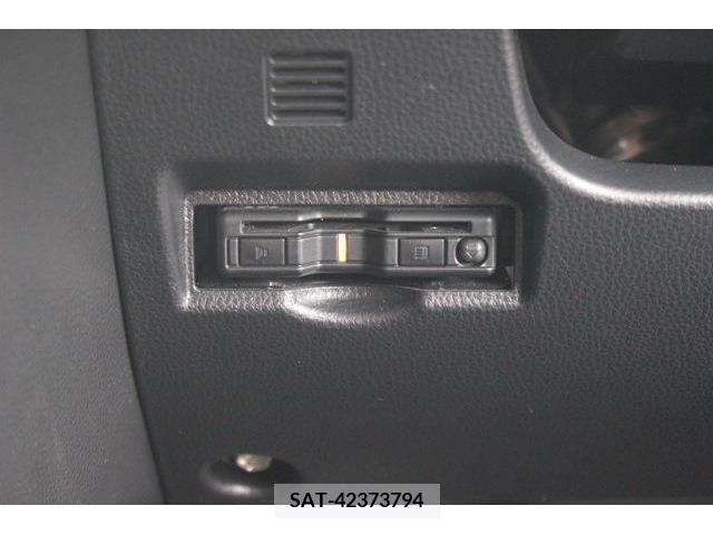 Toyota VOXY 2022-03 351832-5