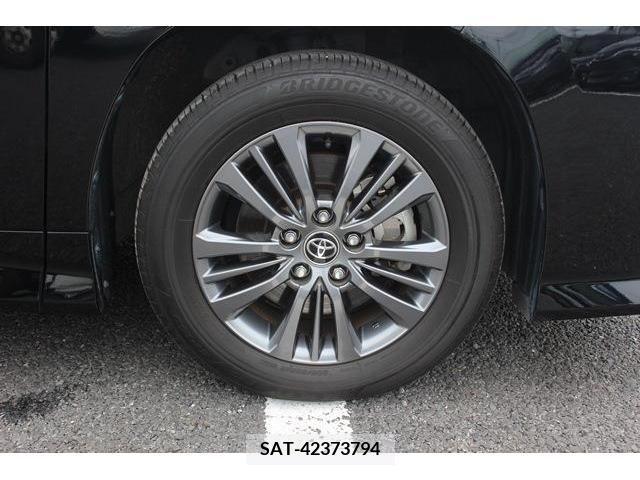 Toyota VOXY 2022-03 351832-11