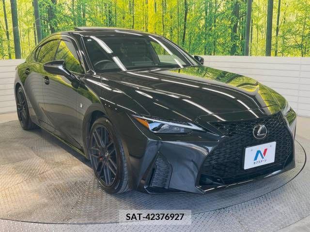 Lexus IS 2021-01 300018-16