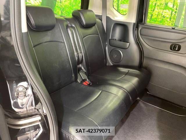Honda N BOX CUSTOM 2017-03 206176-9