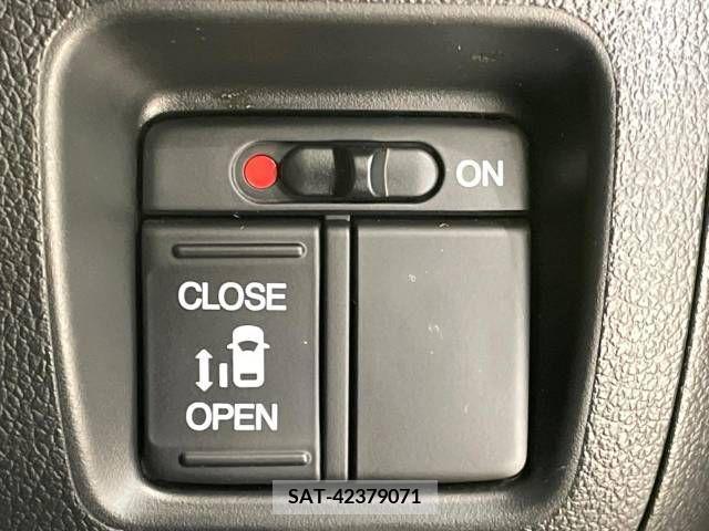 Honda N BOX CUSTOM 2017-03 206176-2
