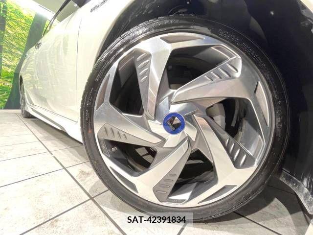 Toyota PRIUS 2020-06 281891-13