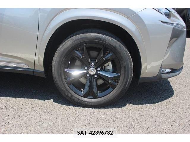 Lexus NX 2017-08 388193-11