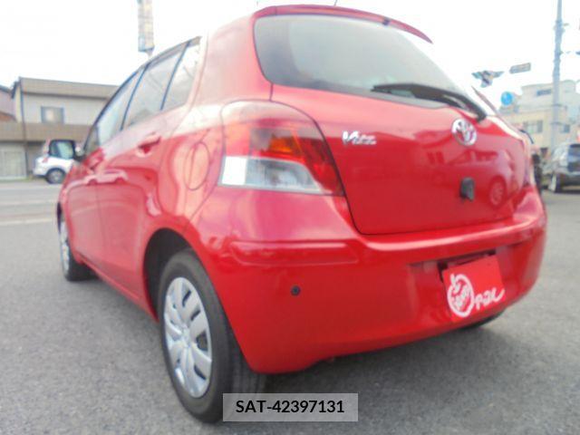 Toyota VITZ 2009-06 326737-2
