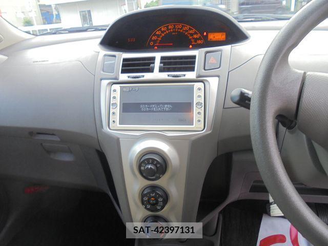 Toyota VITZ 2009-06 326737-8