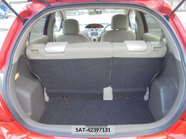Toyota VITZ 2009-06 326737-7