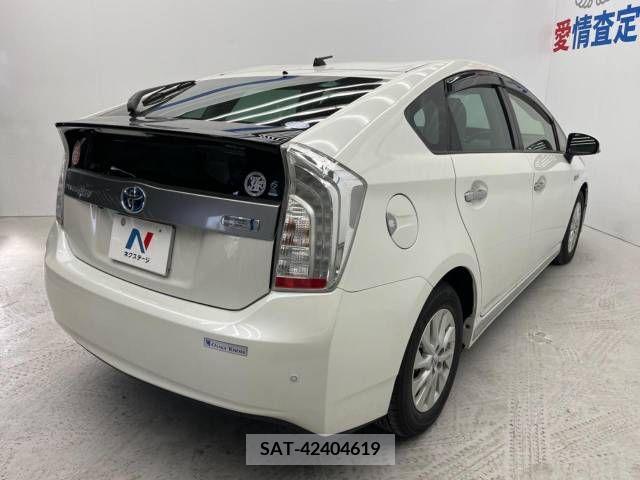 Toyota PRIUS PHV 2014-02 251670-17