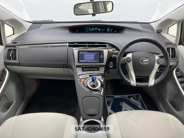 Toyota PRIUS PHV 2014-02 251670-1