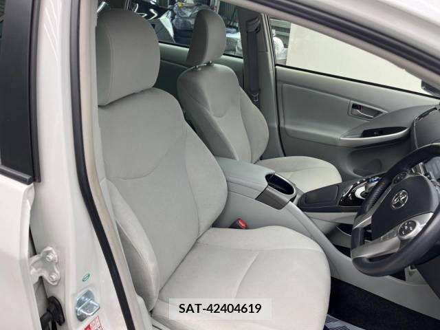 Toyota PRIUS PHV 2014-02 251670-6