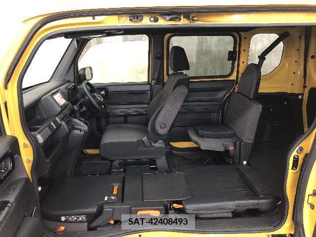Honda N-VAN 2018-07 353098-11