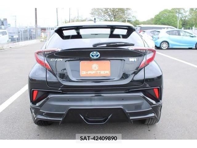 Toyota C-HR 2017-12 294886-3